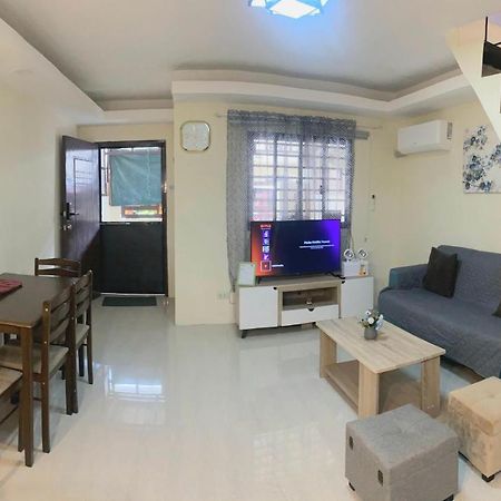 2 Bedroom Townhouse In Bacolod City מראה חיצוני תמונה