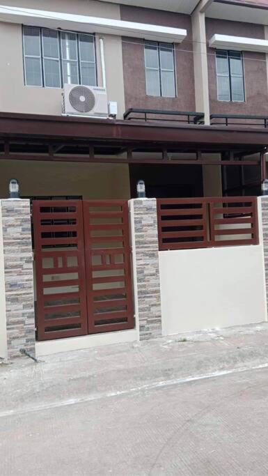 2 Bedroom Townhouse In Bacolod City מראה חיצוני תמונה